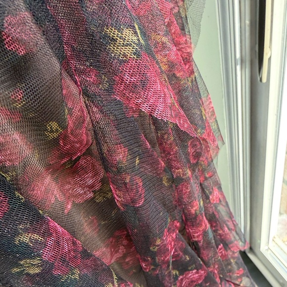 Chic Asymmetrical Black and Pink Skirt - Picture 7 of 8